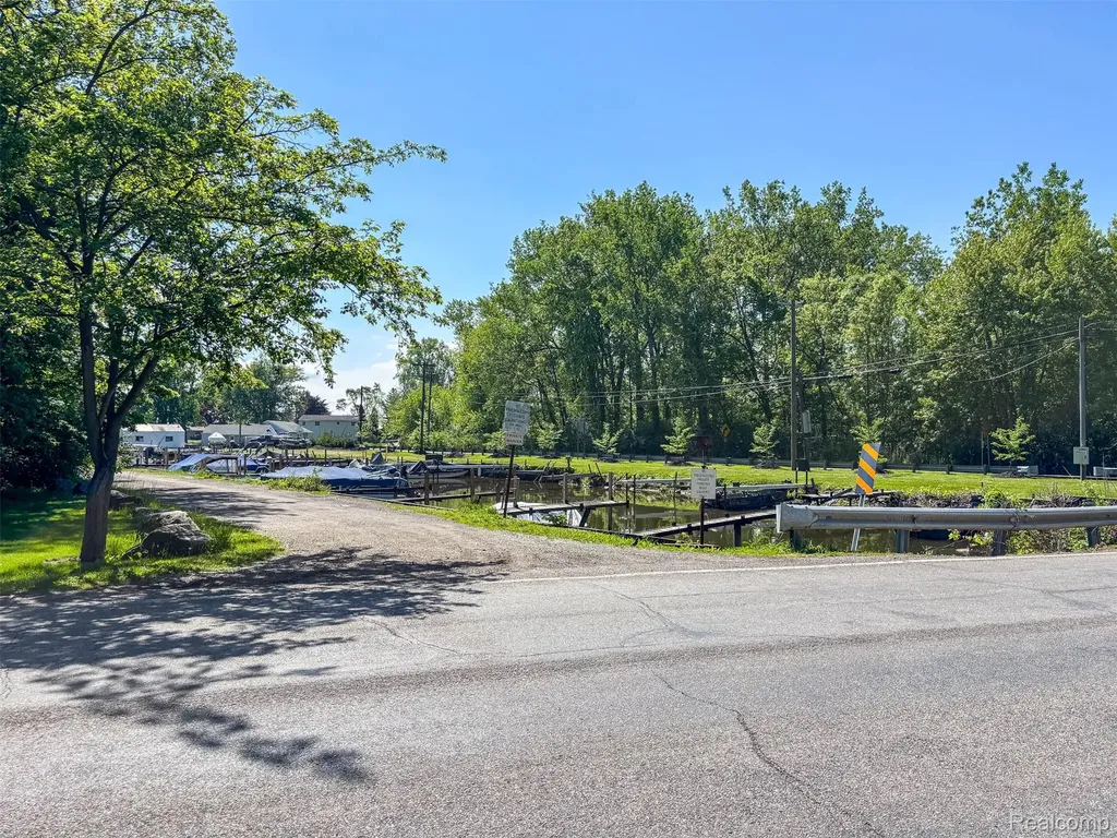 River Ln River Lane Boat Wells Grosse Ile Township MI 48138