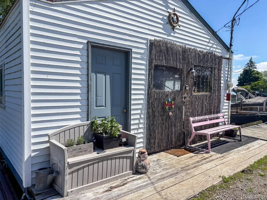 River Ln River Lane Boat Wells Grosse Ile Township MI 48138