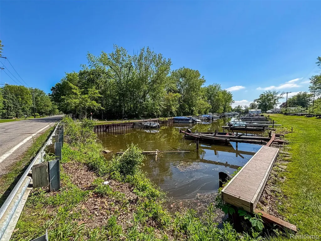 River Ln River Lane Boat Wells Grosse Ile Township MI 48138