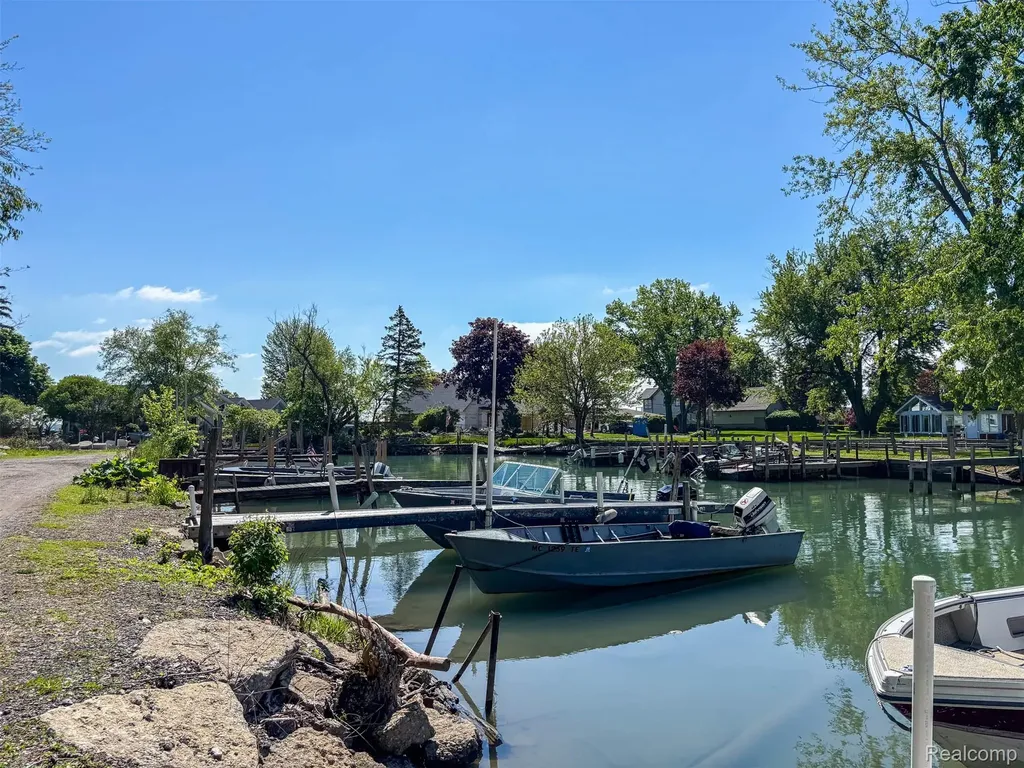 River Ln River Lane Boat Wells Grosse Ile Township MI 48138