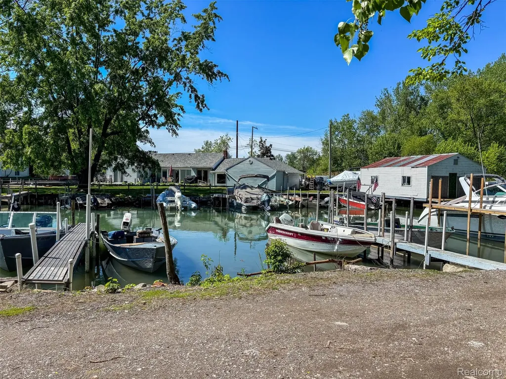 River Ln River Lane Boat Wells Grosse Ile Township MI 48138