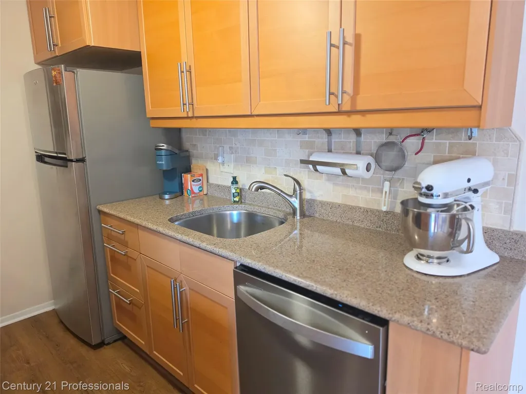 40318 Newport Drive Plymouth Charter Township MI 48170