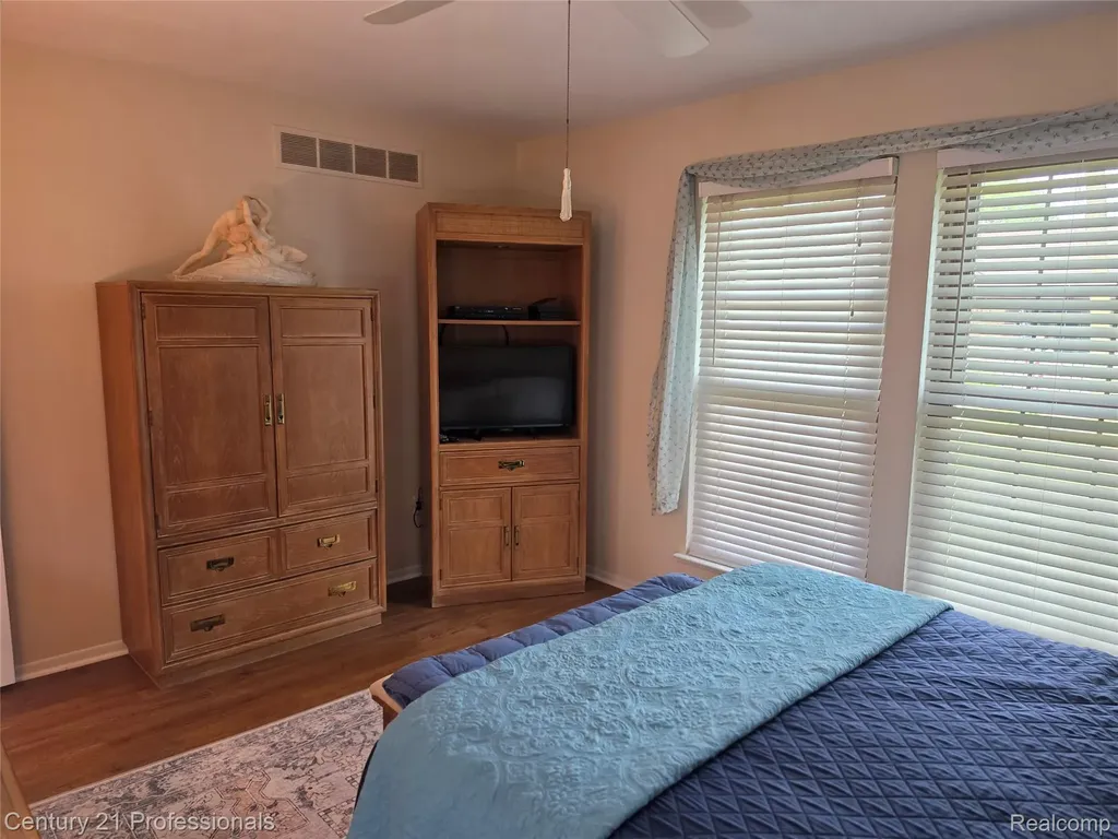 40318 Newport Drive Plymouth Charter Township MI 48170