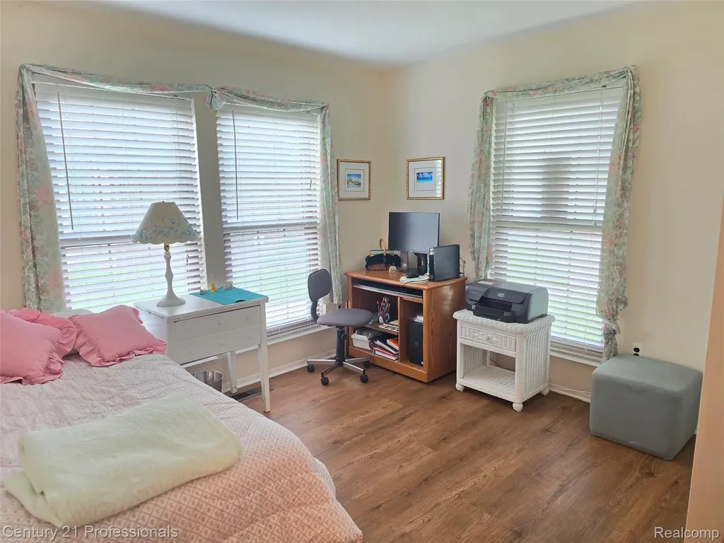 40318 Newport Drive Plymouth Charter Township MI 48170