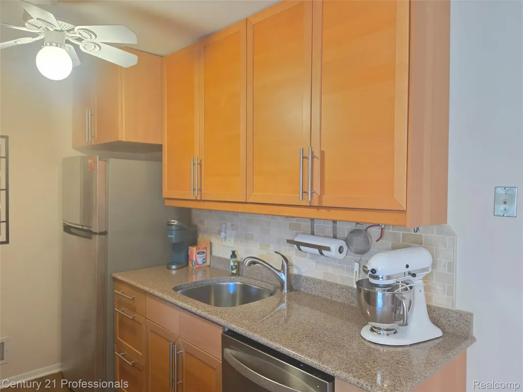 40318 Newport Drive Plymouth Charter Township MI 48170