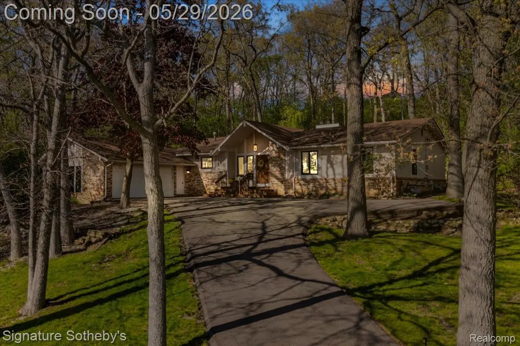 6692 Balmoral Terrace Independence Charter Township MI 48346