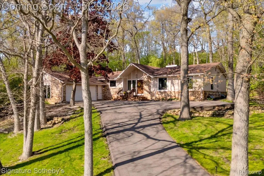 6692 Balmoral Terrace Independence Charter Township MI 48346