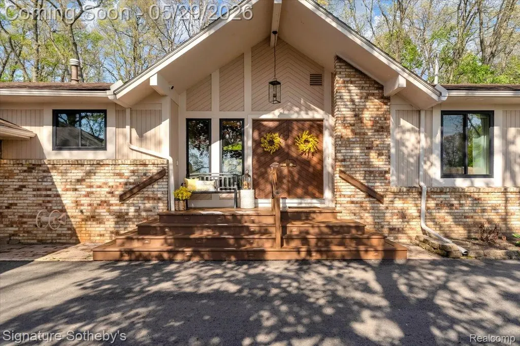 6692 Balmoral Terrace Independence Charter Township MI 48346