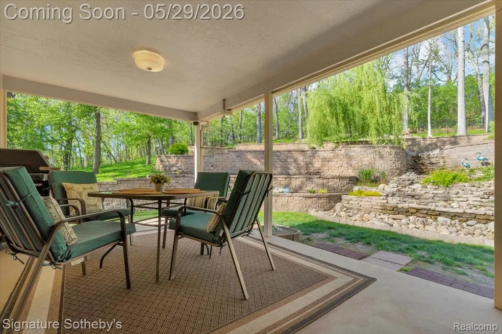 6692 Balmoral Terrace Independence Charter Township MI 48346
