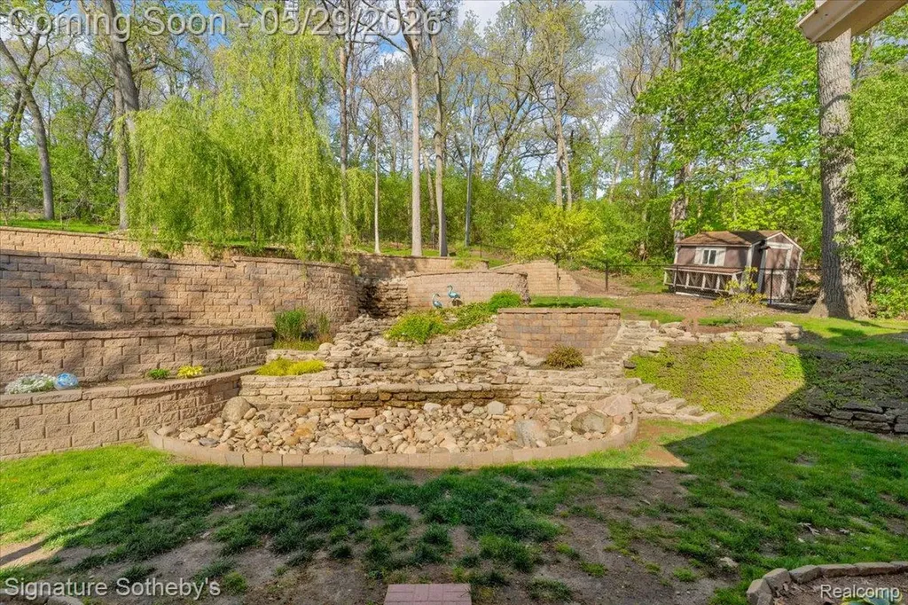 6692 Balmoral Terrace Independence Charter Township MI 48346