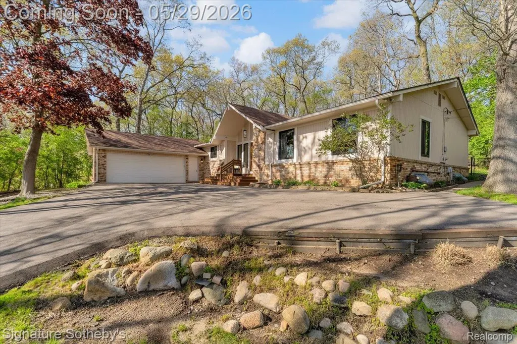 6692 Balmoral Terrace Independence Charter Township MI 48346