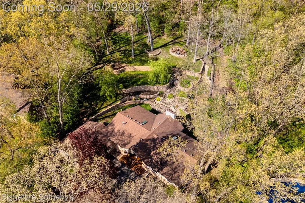 6692 Balmoral Terrace Independence Charter Township MI 48346