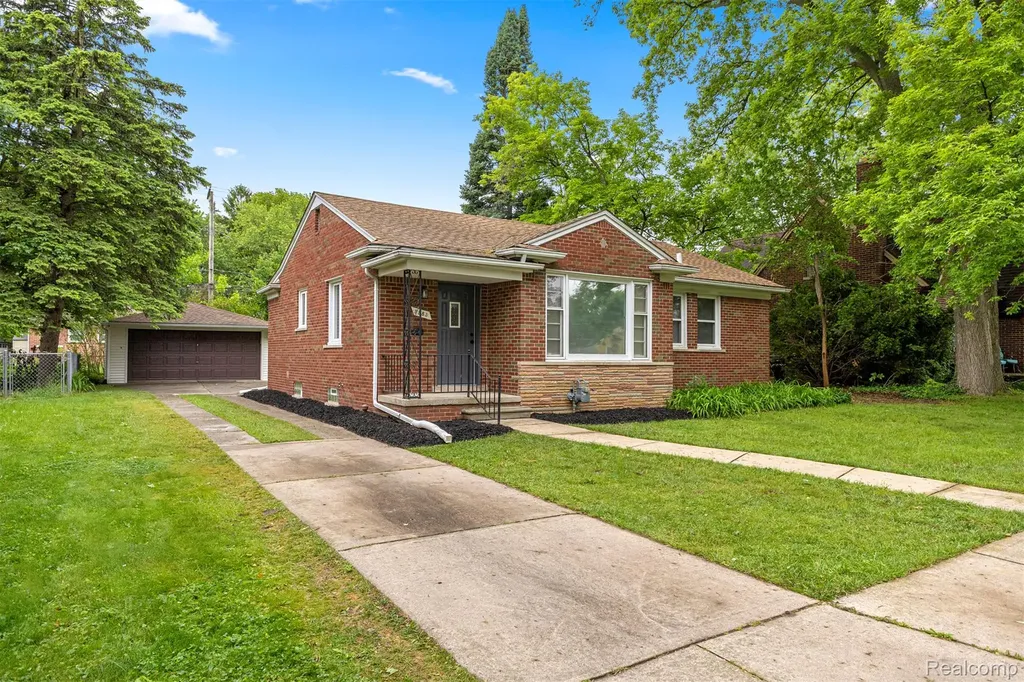 9983 Hemingway Redford Charter Township MI 48239