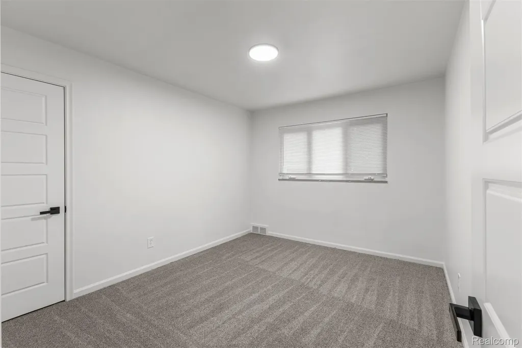 9983 Hemingway Redford Charter Township MI 48239