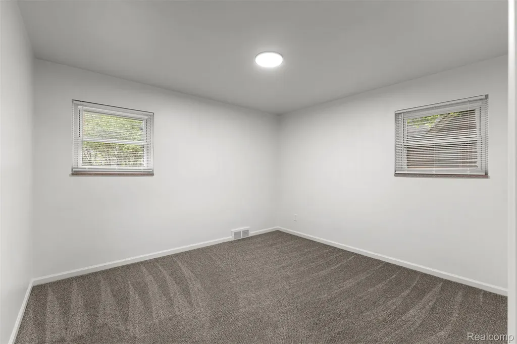 9983 Hemingway Redford Charter Township MI 48239