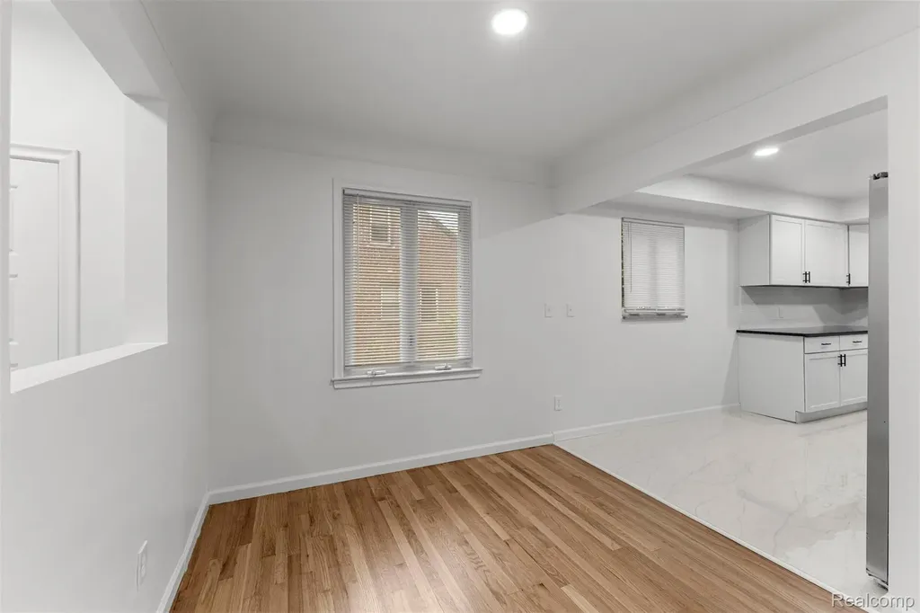 9983 Hemingway Redford Charter Township MI 48239