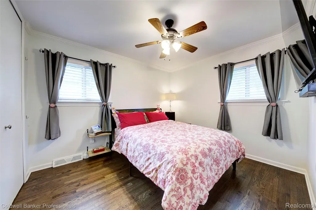 702 Woodlawn Avenue Royal Oak City MI 48073