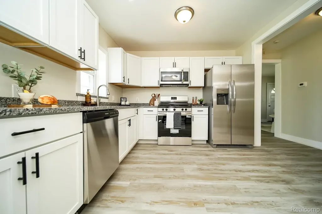 29114 Richard Street Westland City MI 48186