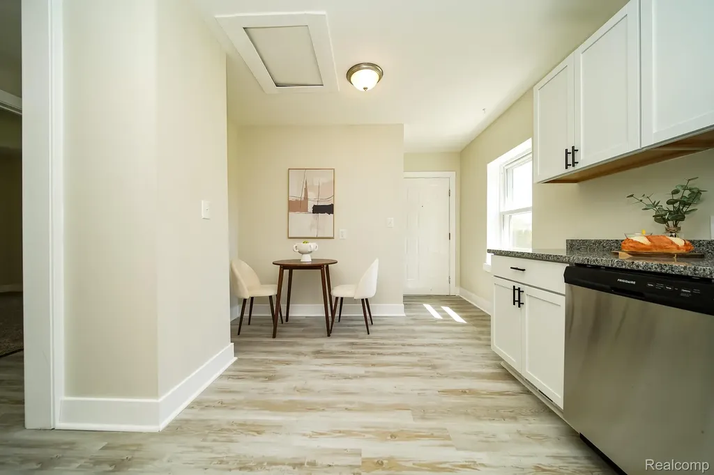 29114 Richard Street Westland City MI 48186
