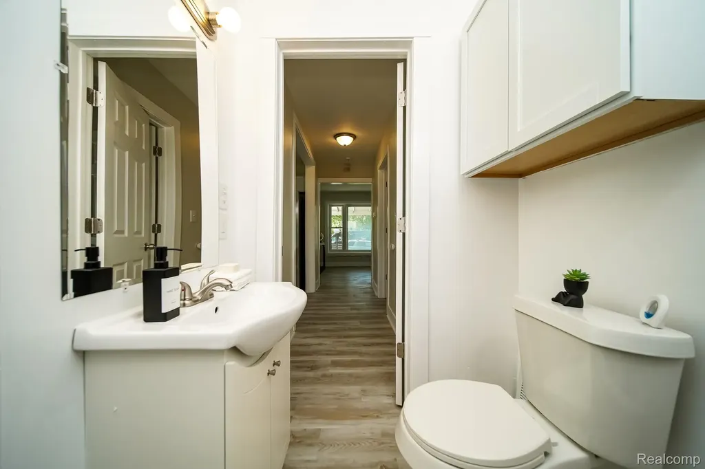 29114 Richard Street Westland City MI 48186