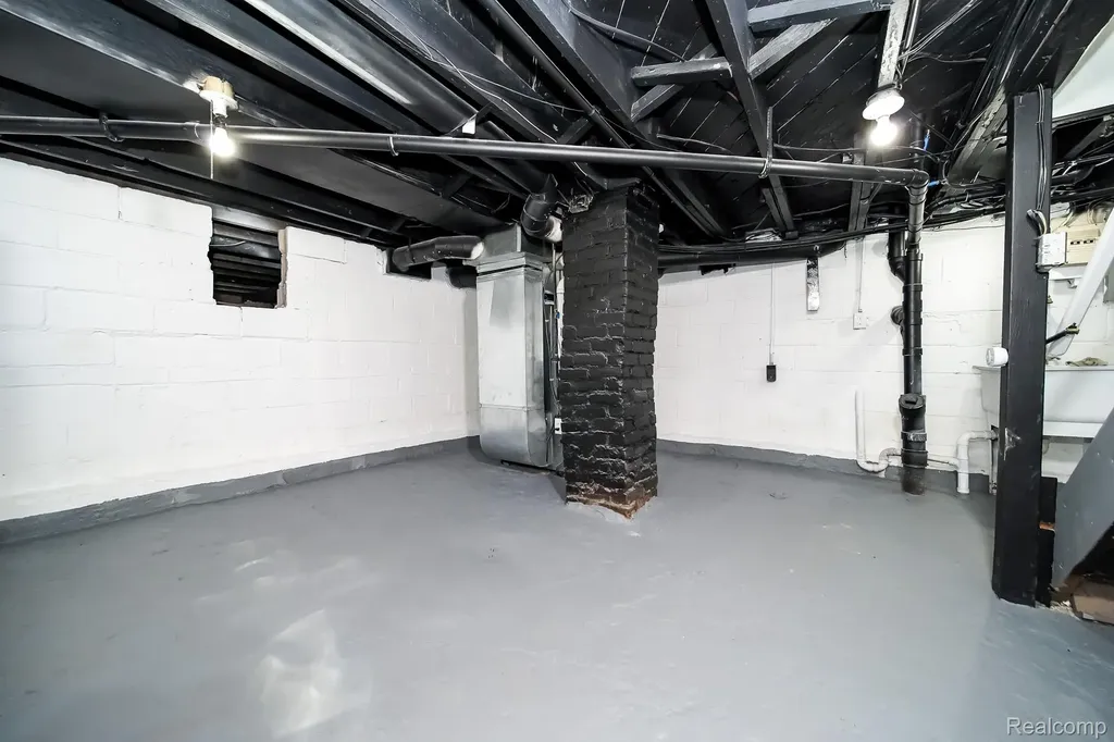 29114 Richard Street Westland City MI 48186