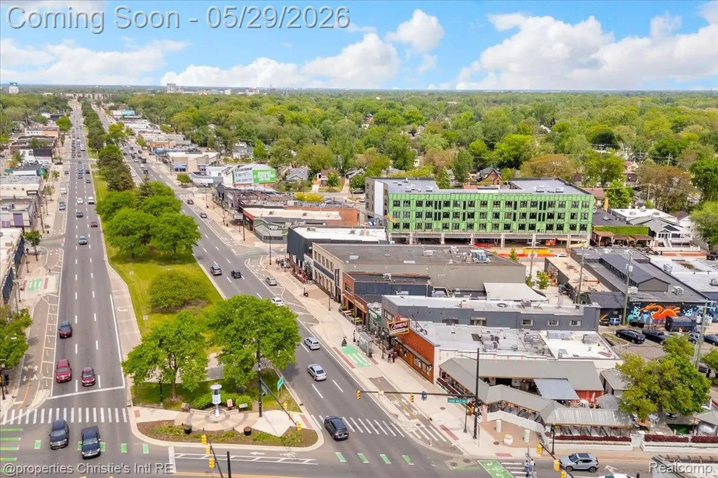 8740 Saratoga Street Oak Park City MI 48237