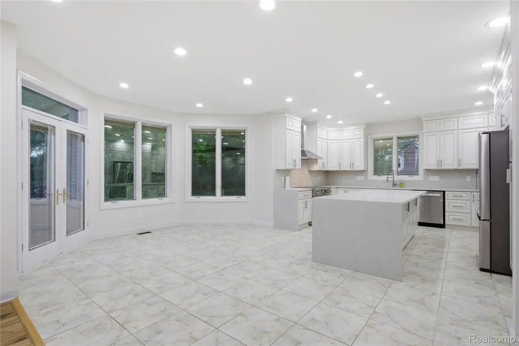 46500 Ryan Road Shelby Charter Township MI 48317