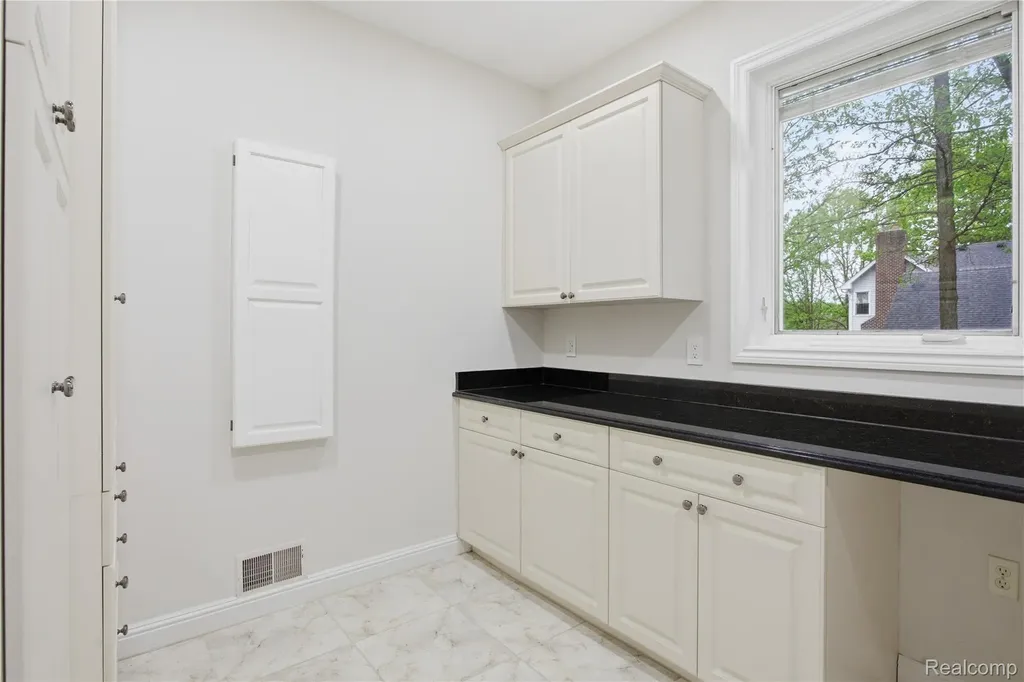 46500 Ryan Road Shelby Charter Township MI 48317