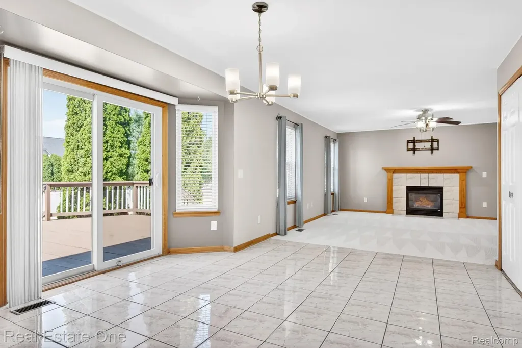 17482 Snapdragon Drive Brownstown Charter Township MI 48173