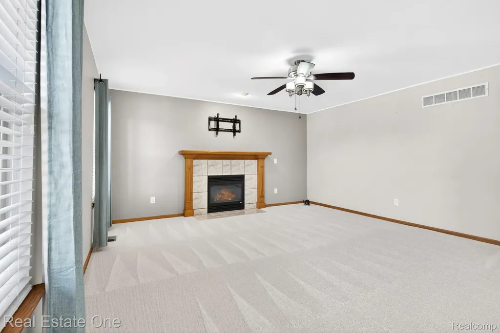 17482 Snapdragon Drive Brownstown Charter Township MI 48173