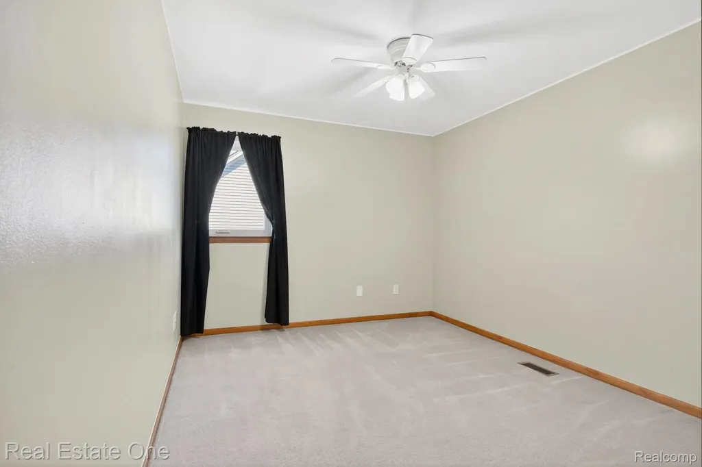 17482 Snapdragon Drive Brownstown Charter Township MI 48173