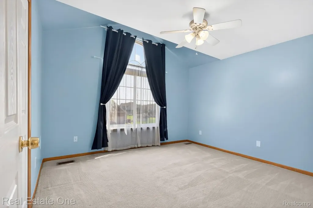 17482 Snapdragon Drive Brownstown Charter Township MI 48173