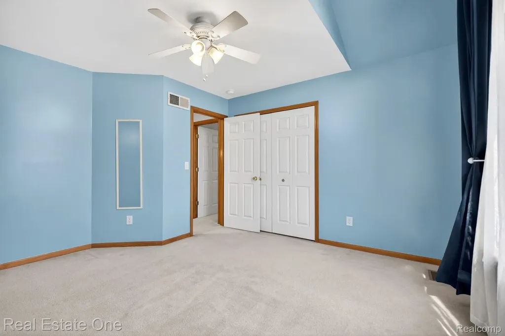 17482 Snapdragon Drive Brownstown Charter Township MI 48173