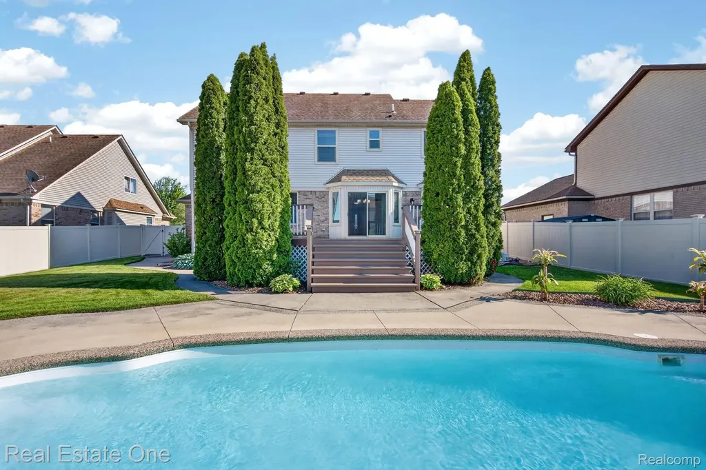 17482 Snapdragon Drive Brownstown Charter Township MI 48173