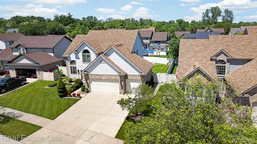 17482 Snapdragon Drive Brownstown Charter Township MI 48173