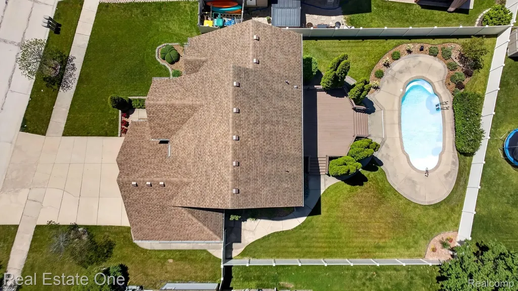 17482 Snapdragon Drive Brownstown Charter Township MI 48173