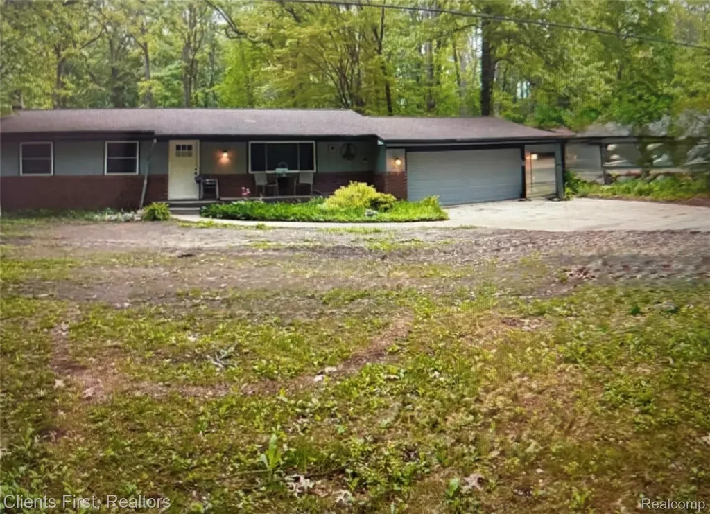 5844 Crandall Road Howell City MI 48855