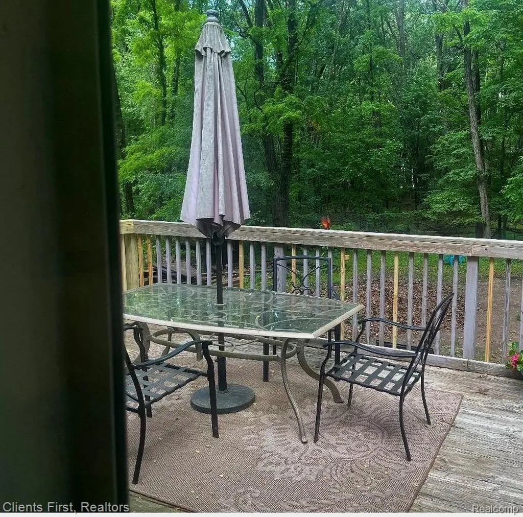 5844 Crandall Road Howell City MI 48855