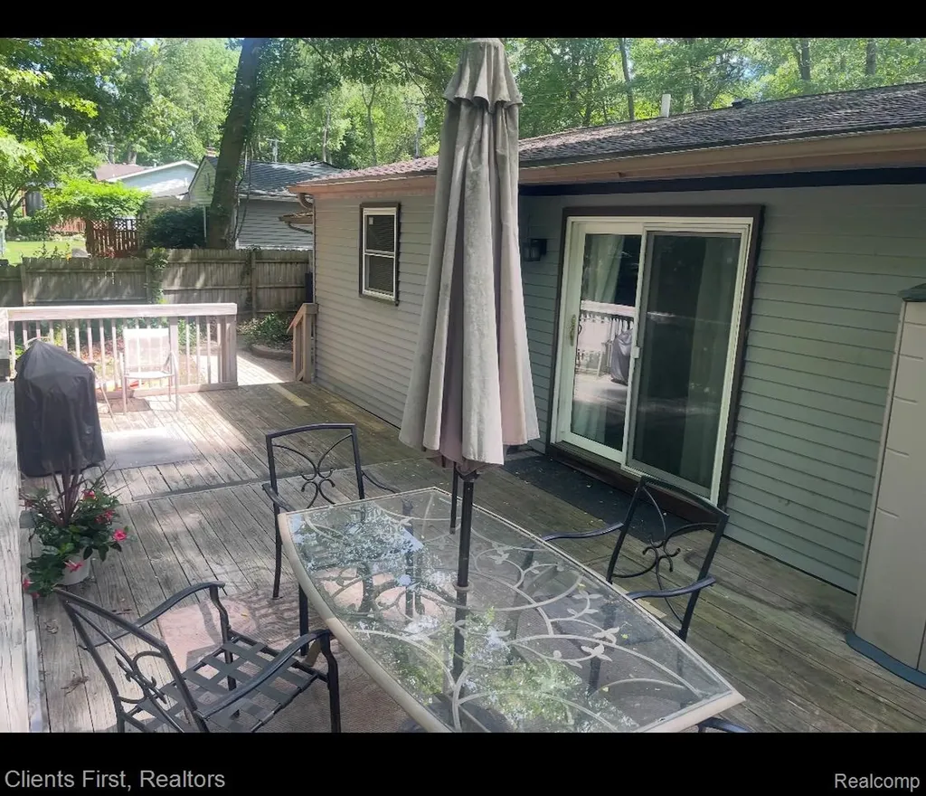 5844 Crandall Road Howell City MI 48855