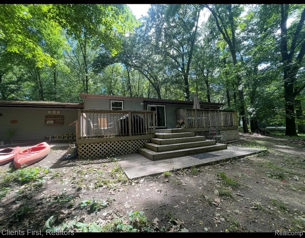 5844 Crandall Road Howell City MI 48855