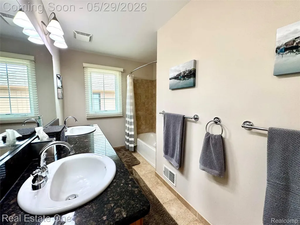 306 Woodward Avenue Rochester City MI 48307