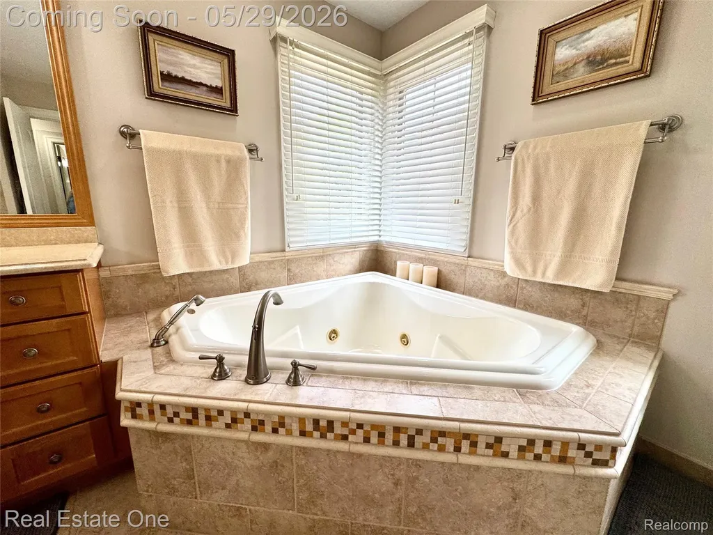 306 Woodward Avenue Rochester City MI 48307