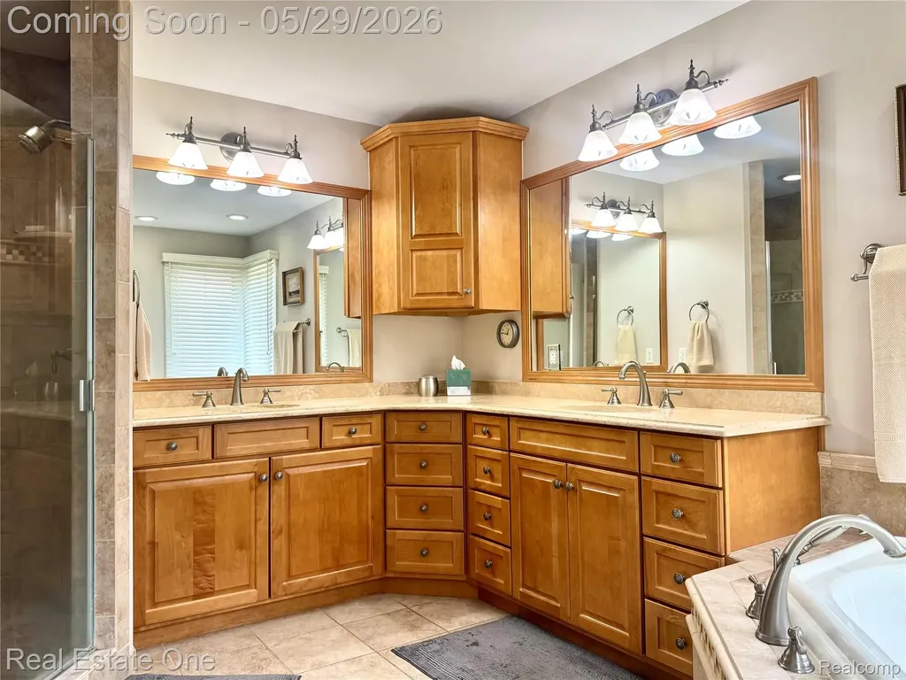 306 Woodward Avenue Rochester City MI 48307