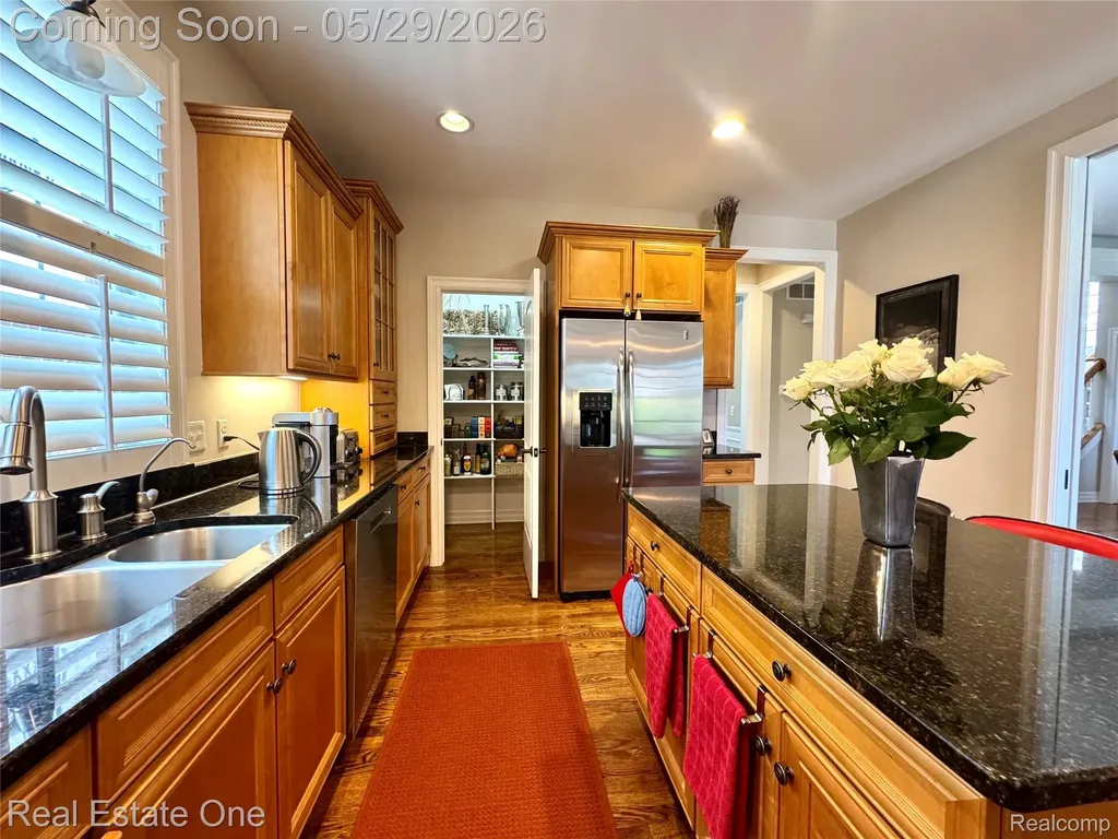 306 Woodward Avenue Rochester City MI 48307