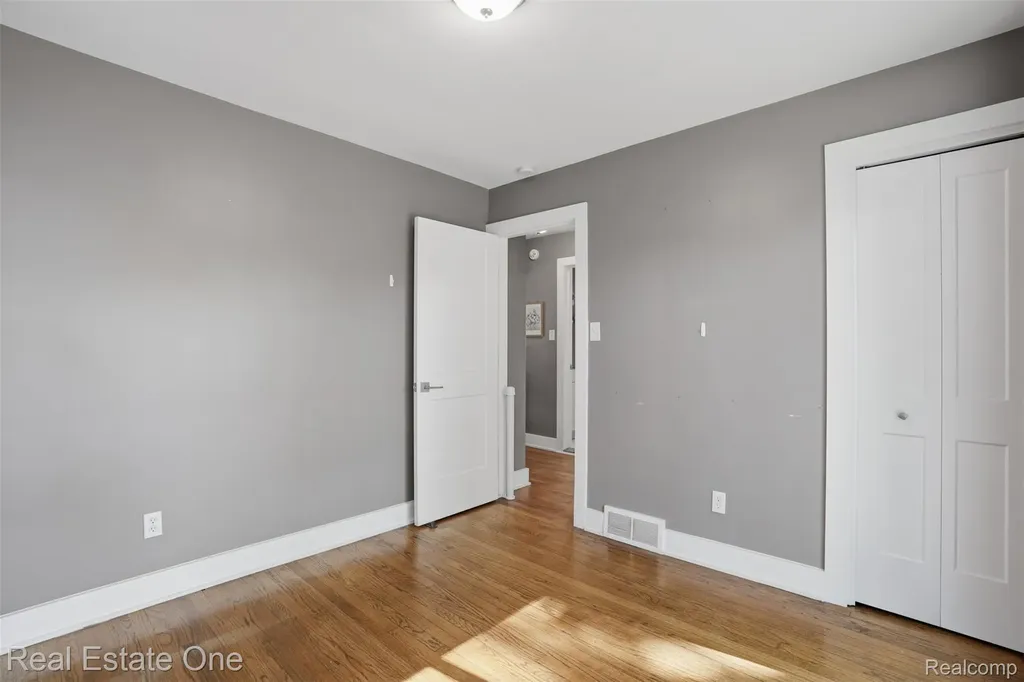 1705 N Altadena Avenue Royal Oak City MI 48067
