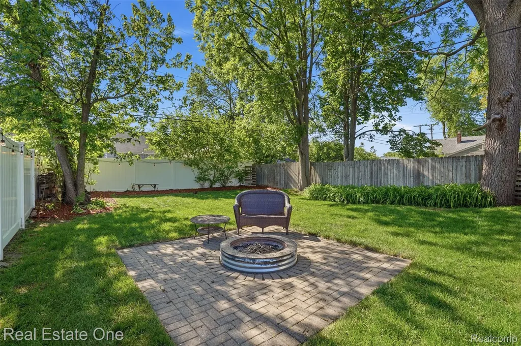 1705 N Altadena Avenue Royal Oak City MI 48067