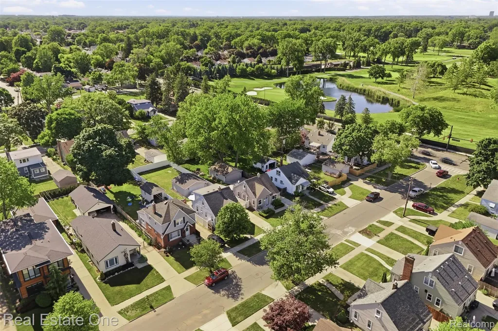 1705 N Altadena Avenue Royal Oak City MI 48067