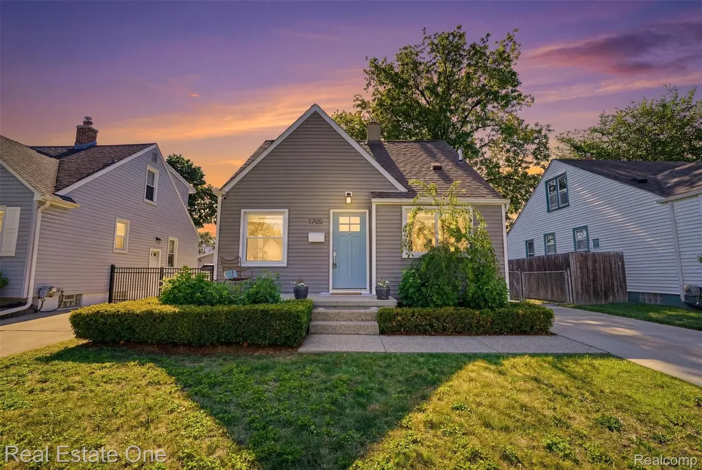 1705 N Altadena Avenue Royal Oak City MI 48067