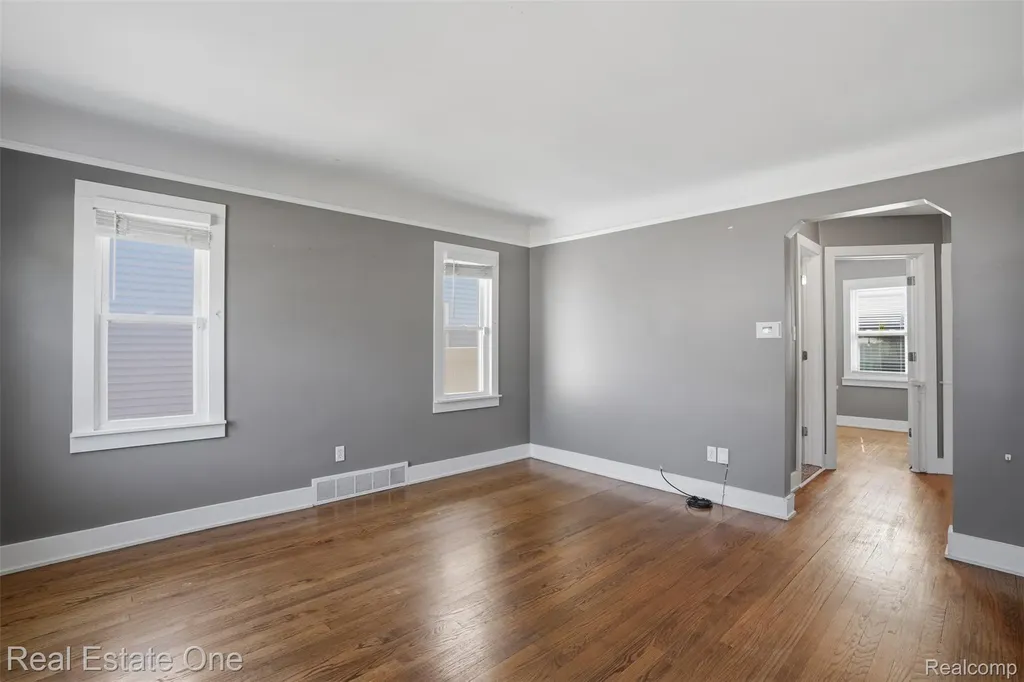 1705 N Altadena Avenue Royal Oak City MI 48067
