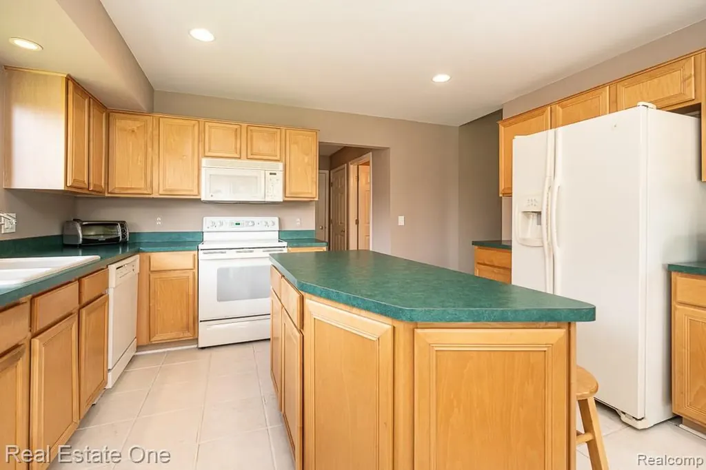 52033 Pebble Creek Drive Chesterfield Township MI 48047